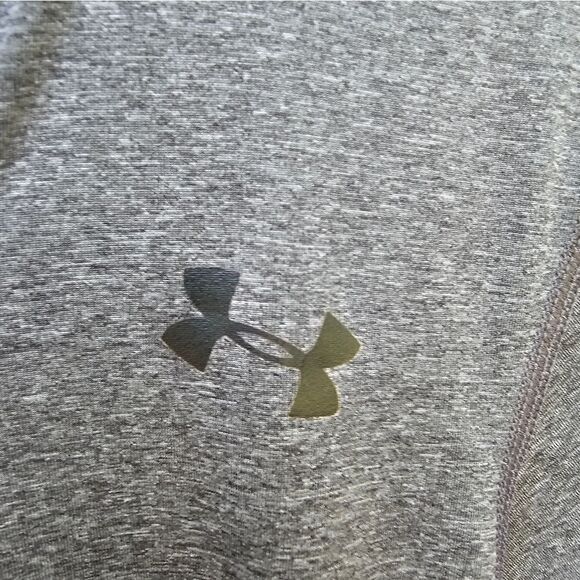 Under Armour Women's T Shirt (T18) - Picture 3 of 7